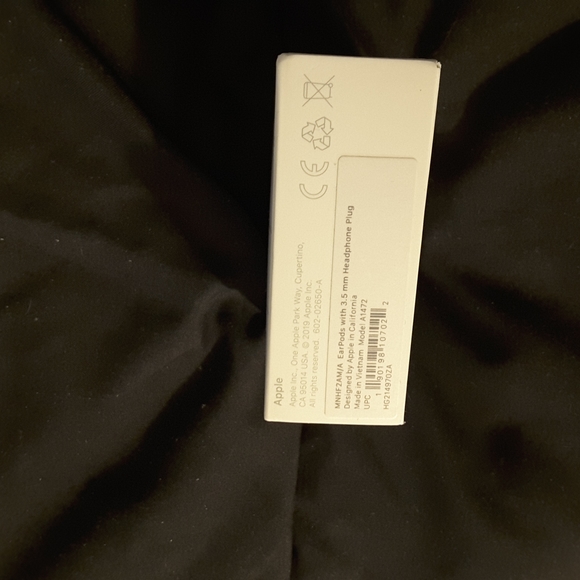 Apple Earpods Headphone Plug - Picture 3 of 3